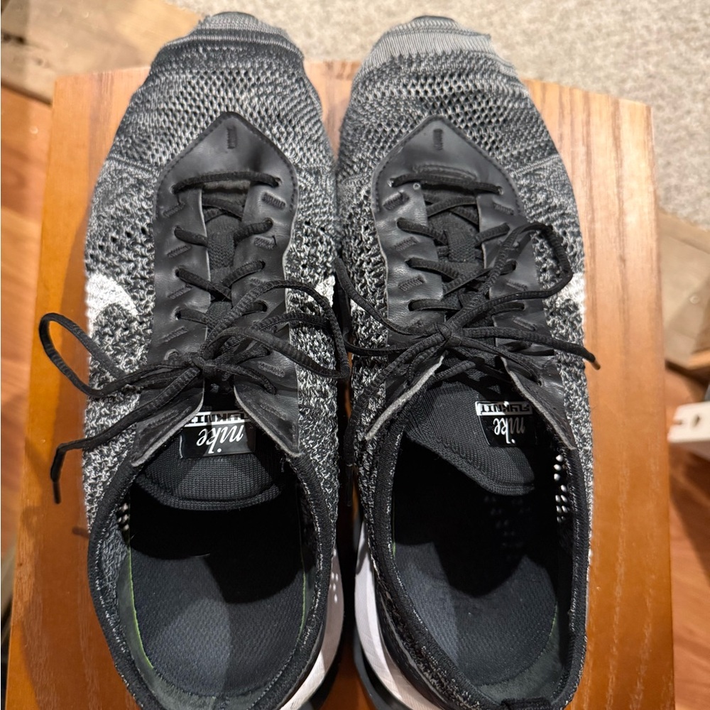 Nike Men's Gray and Black Athletic Shoes